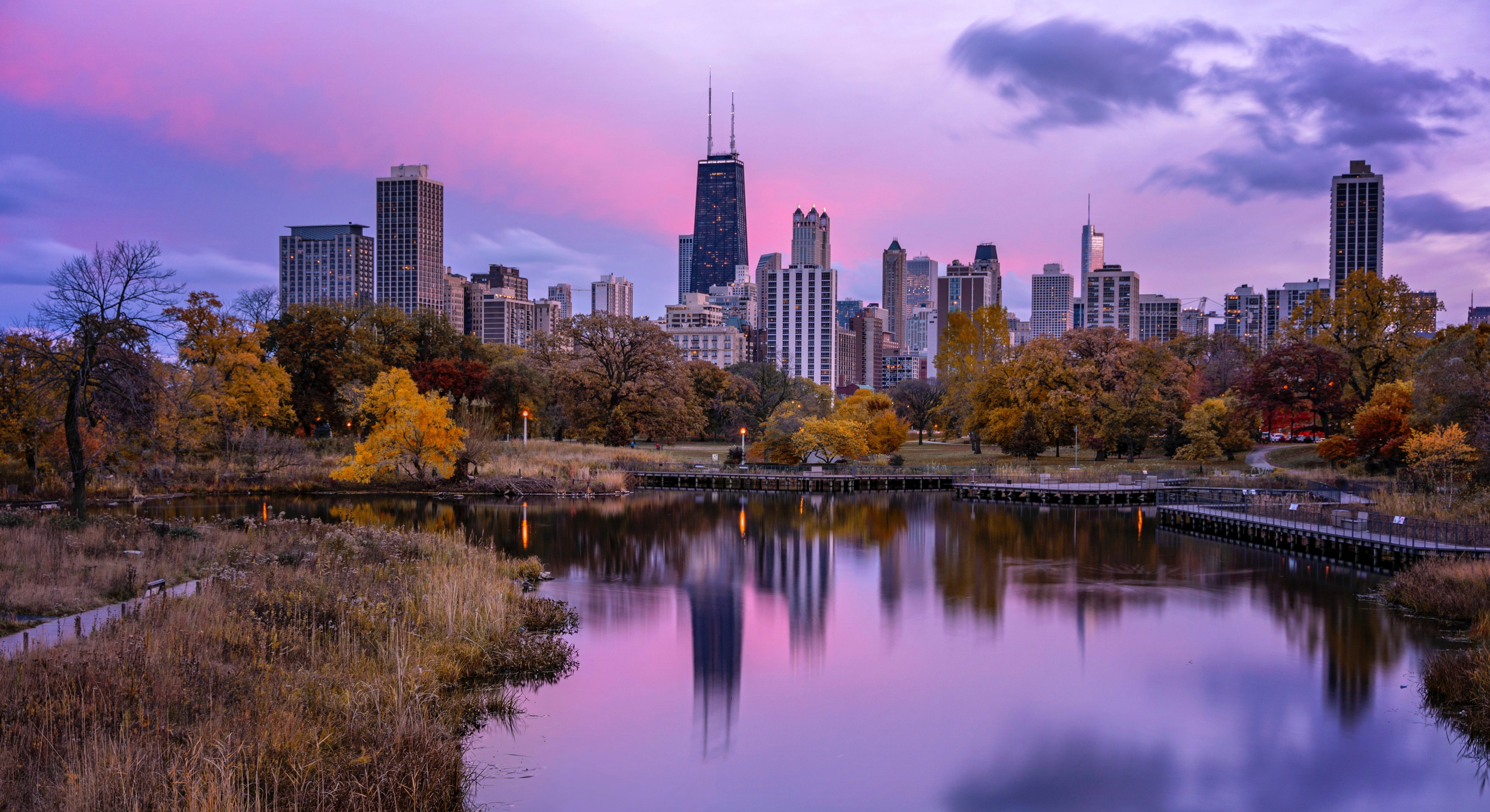 Purple streak sunset Lincoln Park Zoo in Chicago, Illinois